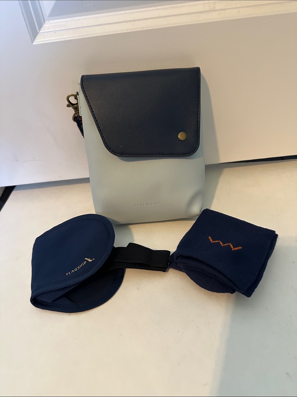 Raven + Lily Navy Flap Light Blue clutch wristlet Pouch with Navy Accessories
